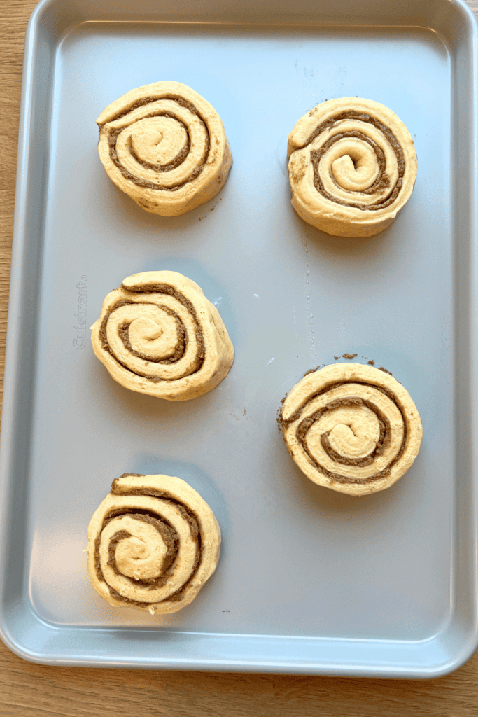 bunny cinnamon rolls 1