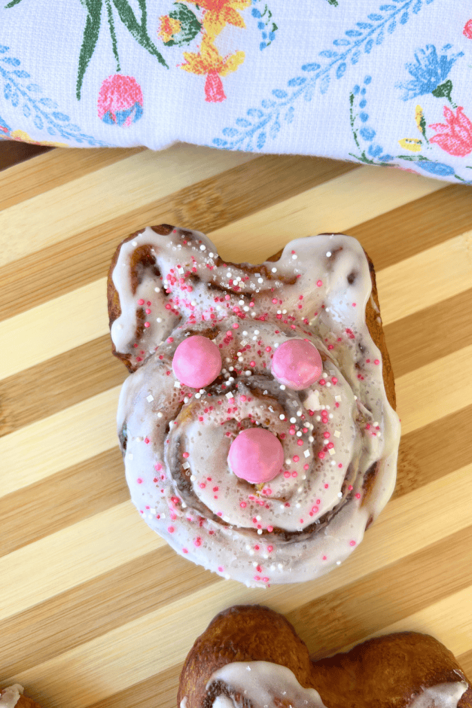 bunny cinnamon rolls 1