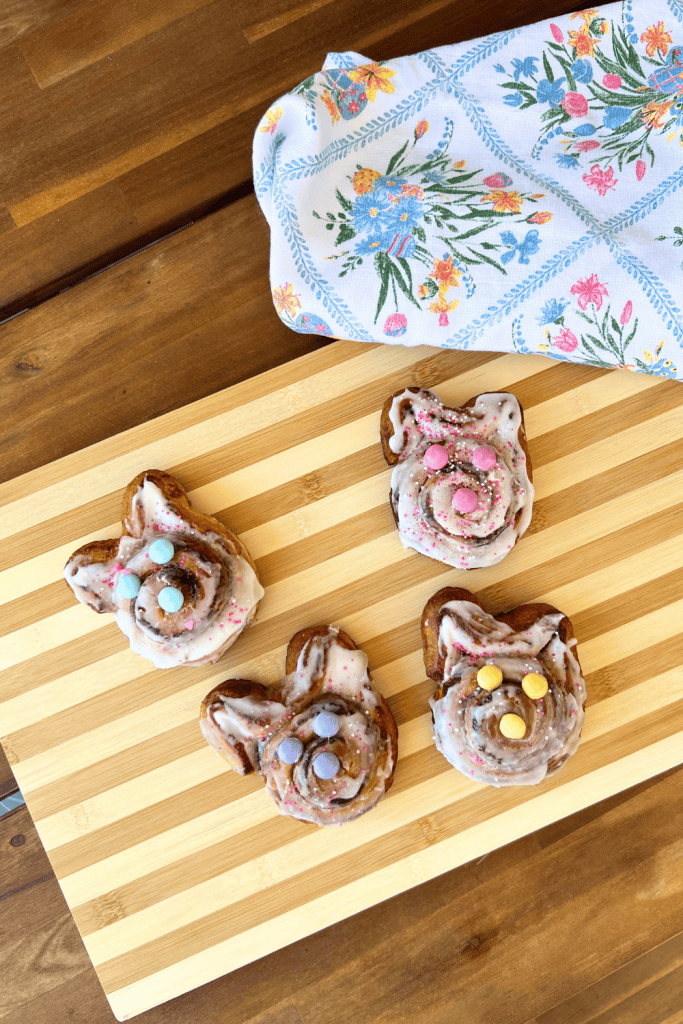 bunny cinnamon rolls 1